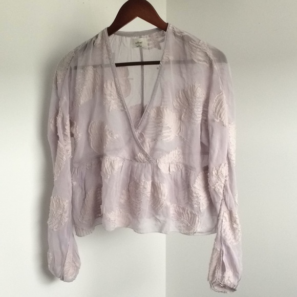 Wilfred — Augustine Blouse
Cropped, peplum blouse - Picture 2 of 6